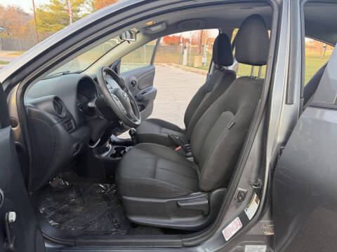 2019 Nissan Versa S Plus