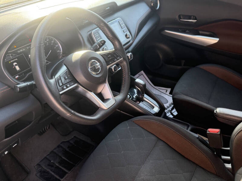 2020 Nissan Kicks SR