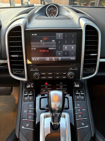 2018 Porsche Cayenne Platinum Edition