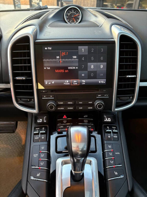 2018 Porsche Cayenne Platinum Edition