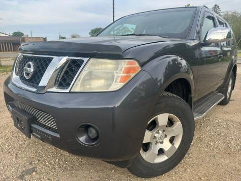 2011 Nissan Pathfinder for sale at Car Castle in Zion IL