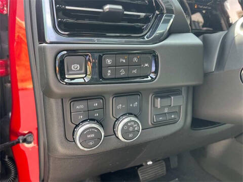 2025 GMC Yukon XL AT4