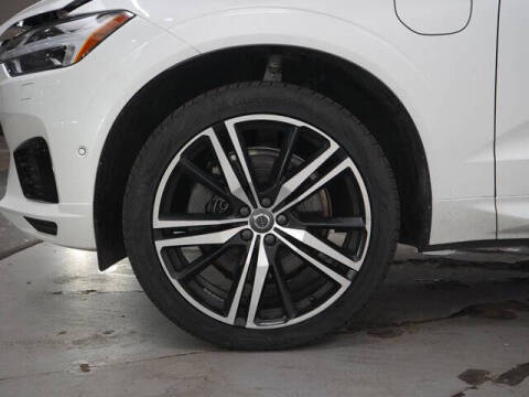 2019 Volvo XC60 T8 eAWD R-Design
