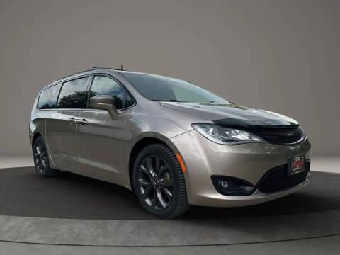 2018 Chrysler Pacifica Touring L Plus