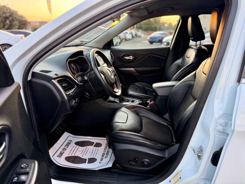 2019 Jeep Cherokee Latitude Plus