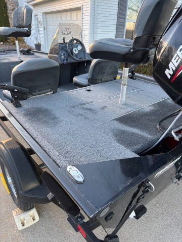 2021 Tracker BASS CLASSIC XL