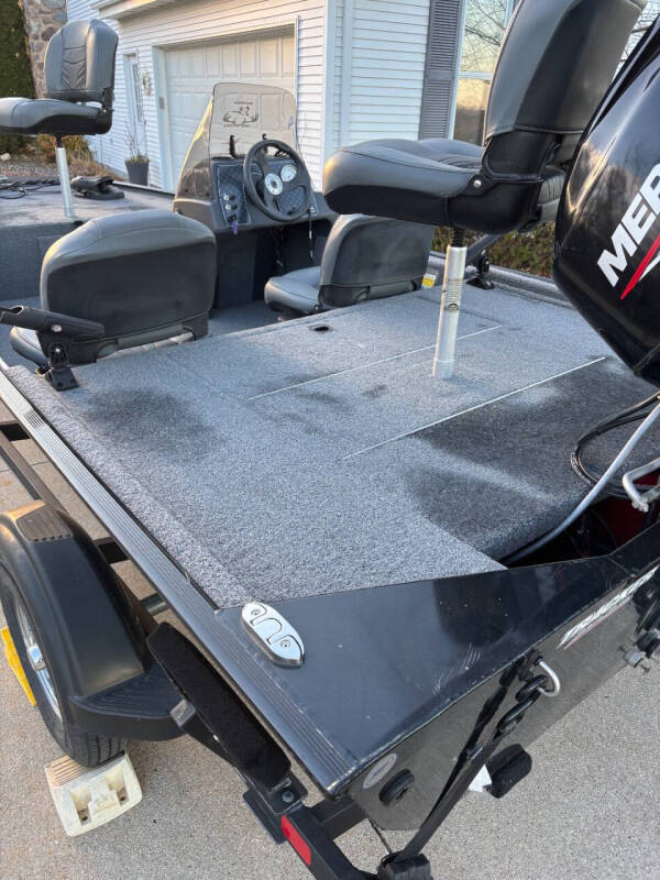2021 Tracker BASS CLASSIC XL