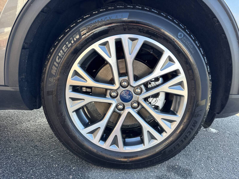 2022 Ford Escape SEL
