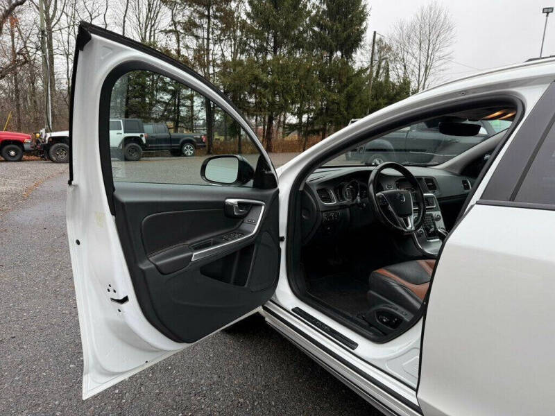 2018 Volvo V60 Cross Country T5 Premier