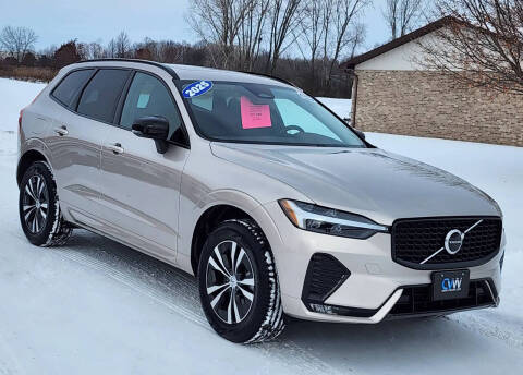 2025 Volvo XC60 B5 Core Dark Theme