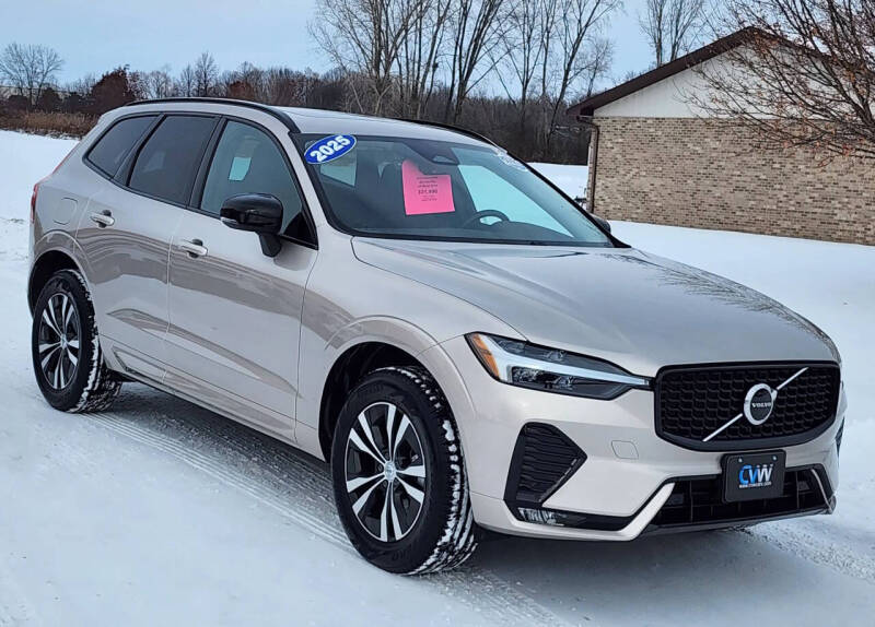 2025 Volvo XC60 B5 Core Dark Theme