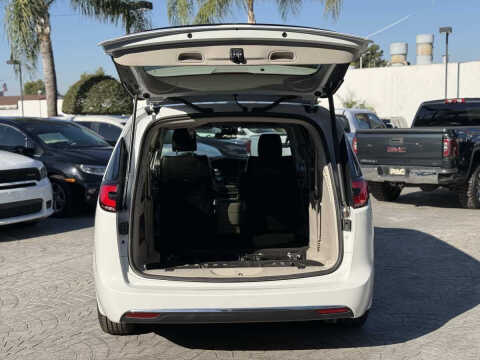 2022 Chrysler Pacifica Touring L