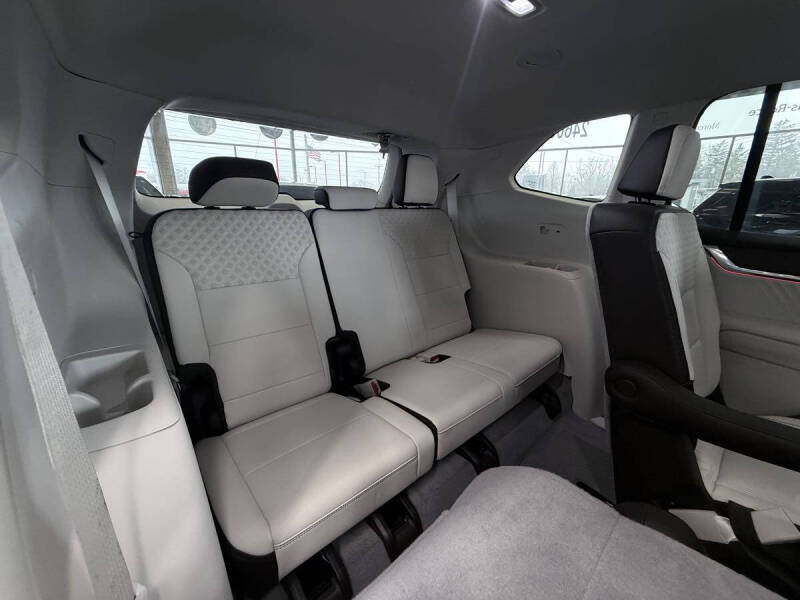 2024 GMC Acadia Denali