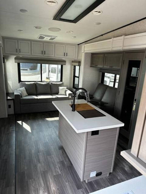 2024 Starcraft RV GSL Fifth Wheel
