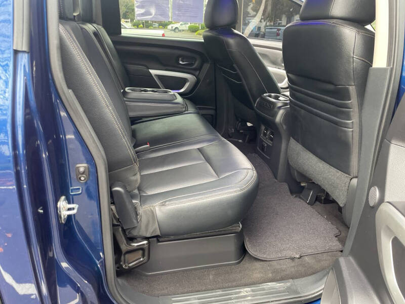 2017 Nissan Titan SL