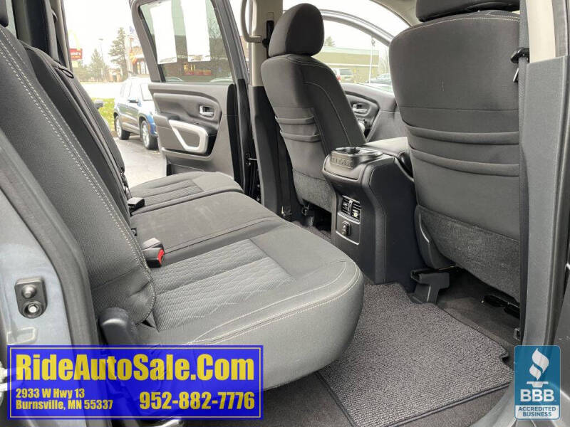 2017 Nissan Titan SV