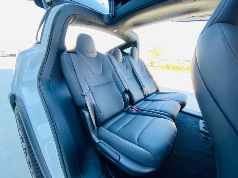 2023 Tesla Model X Standard Range