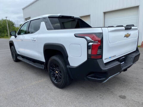 2025 Chevrolet Silverado EV LT
