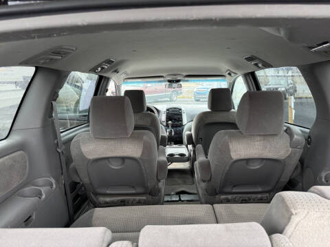 2009 Toyota Sienna LE 7-Passenger