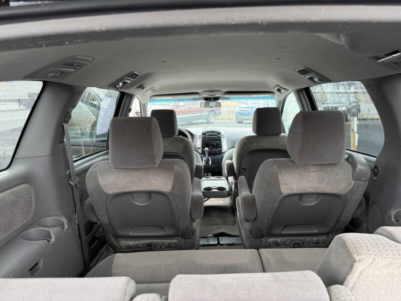 2009 Toyota Sienna LE 7-Passenger