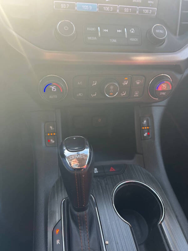 2017 GMC Acadia SLT-1