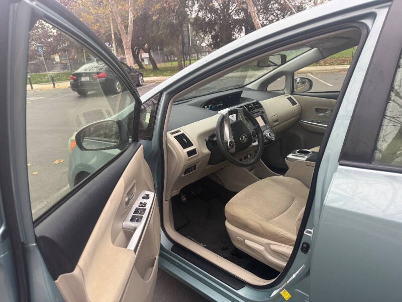 2013 Toyota Prius v Two