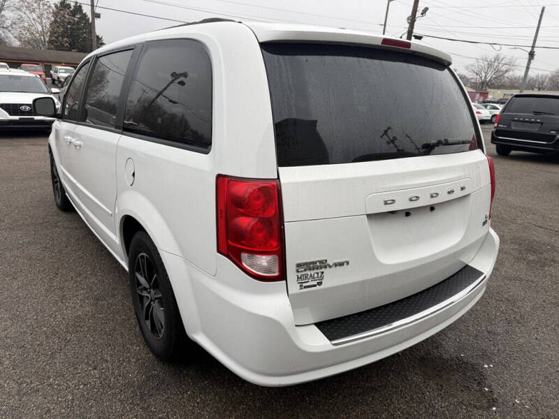 2016 Dodge Grand Caravan R/T