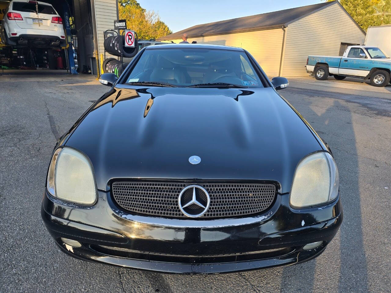 2001 Mercedes-Benz SLK for sale at QUEENSGATE AUTO SALES in York, PA