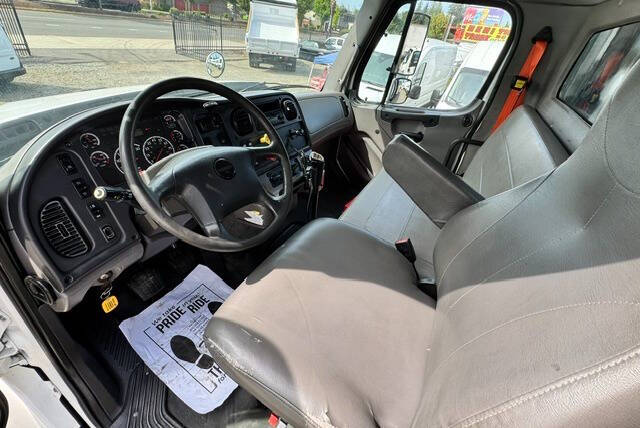 2015 Freightliner 114 SD