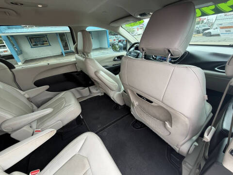 2021 Chrysler Pacifica Touring L
