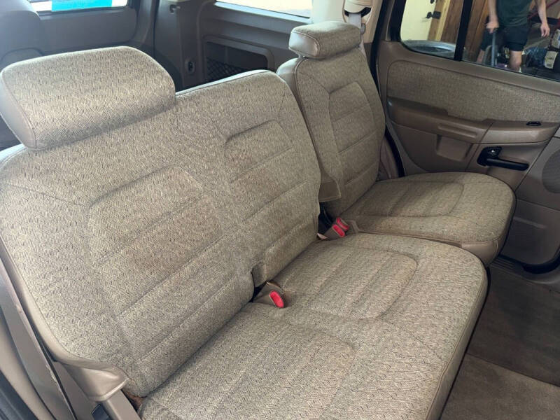 2002 Ford Explorer XLS