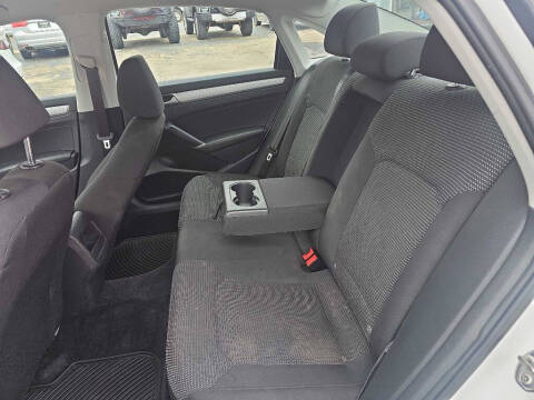 2016 Volkswagen Passat 1.8T S