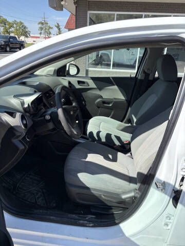 2016 Chevrolet Sonic LS Auto