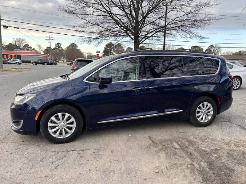 2017 Chrysler Pacifica Touring Plus