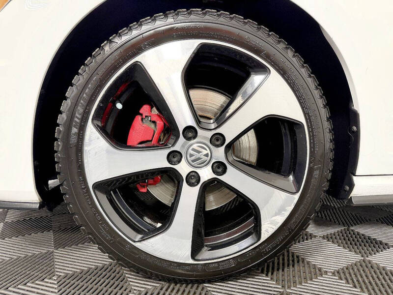 2017 Volkswagen Golf GTI S
