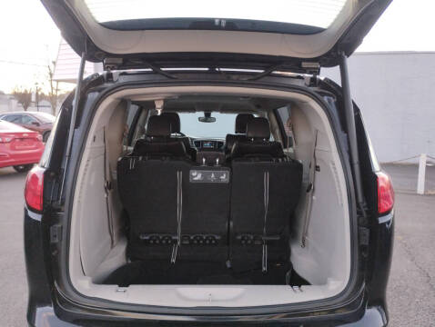 2020 Chrysler Voyager LXi