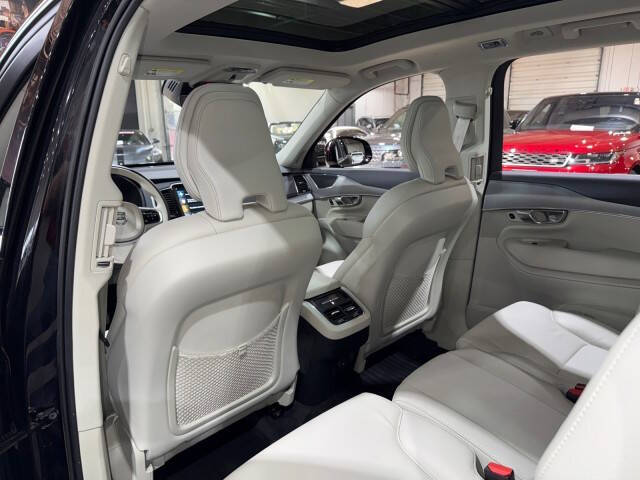 2022 Volvo XC90 T5 Momentum