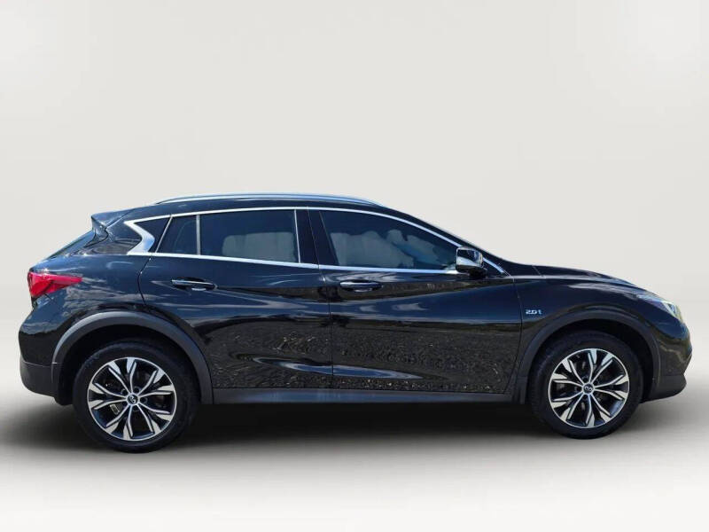 2018 Infiniti QX30 Essential