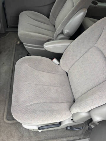 2003 Dodge Caravan SE