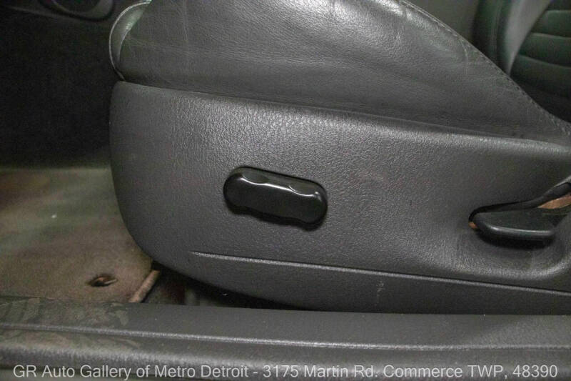 2002 Ford Thunderbird Deluxe