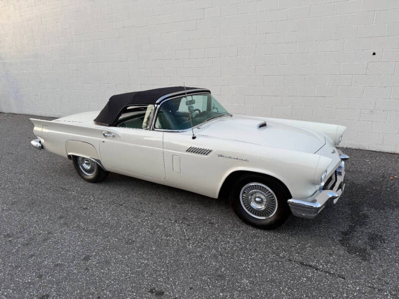 1957 Ford Thunderbird
