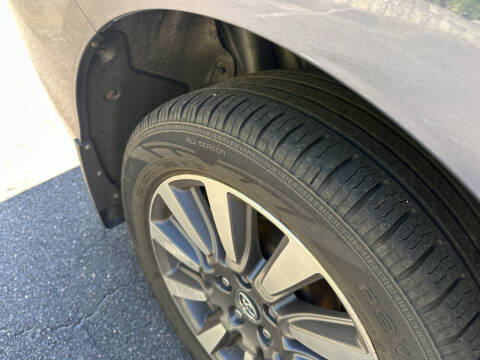 2018 Toyota Sienna LE 7-Passenger