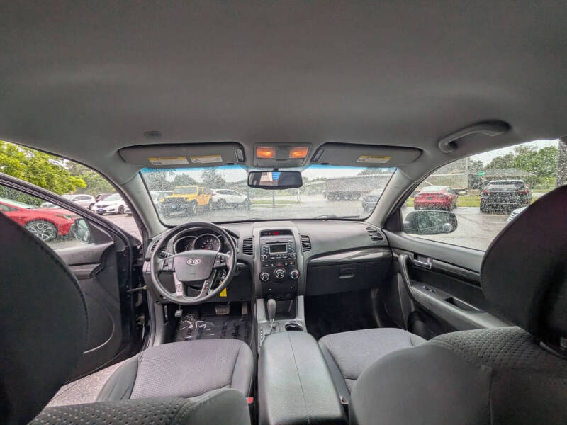 2011 Kia Sorento LX