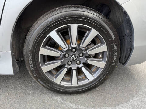 2018 Toyota Sienna XLE 7-Passenger