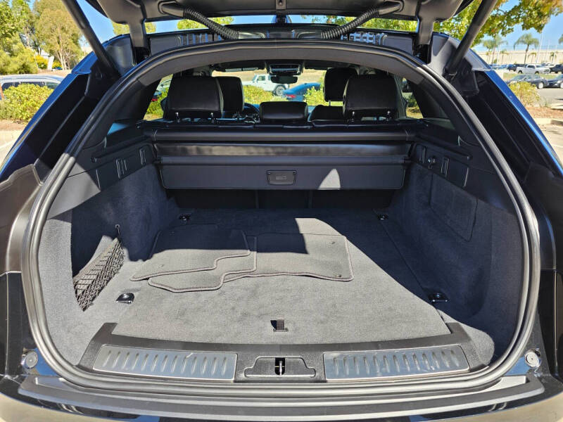 2025 Land Rover Range Rover Velar P250 Dynamic SE