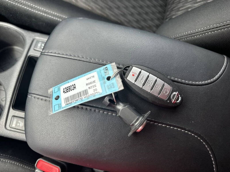 2020 Nissan Rogue SV