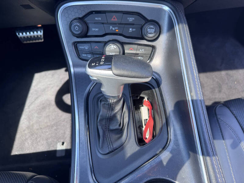 2017 Dodge Challenger SXT