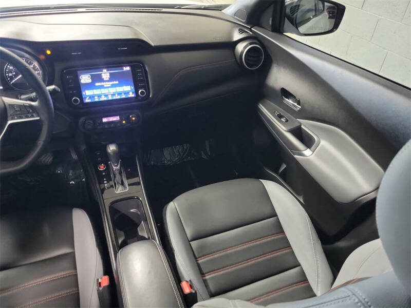 2023 Nissan Kicks SR