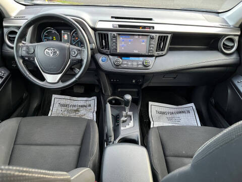 2017 Toyota RAV4 Hybrid XLE