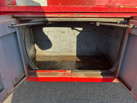 2005 Freightliner M2 106